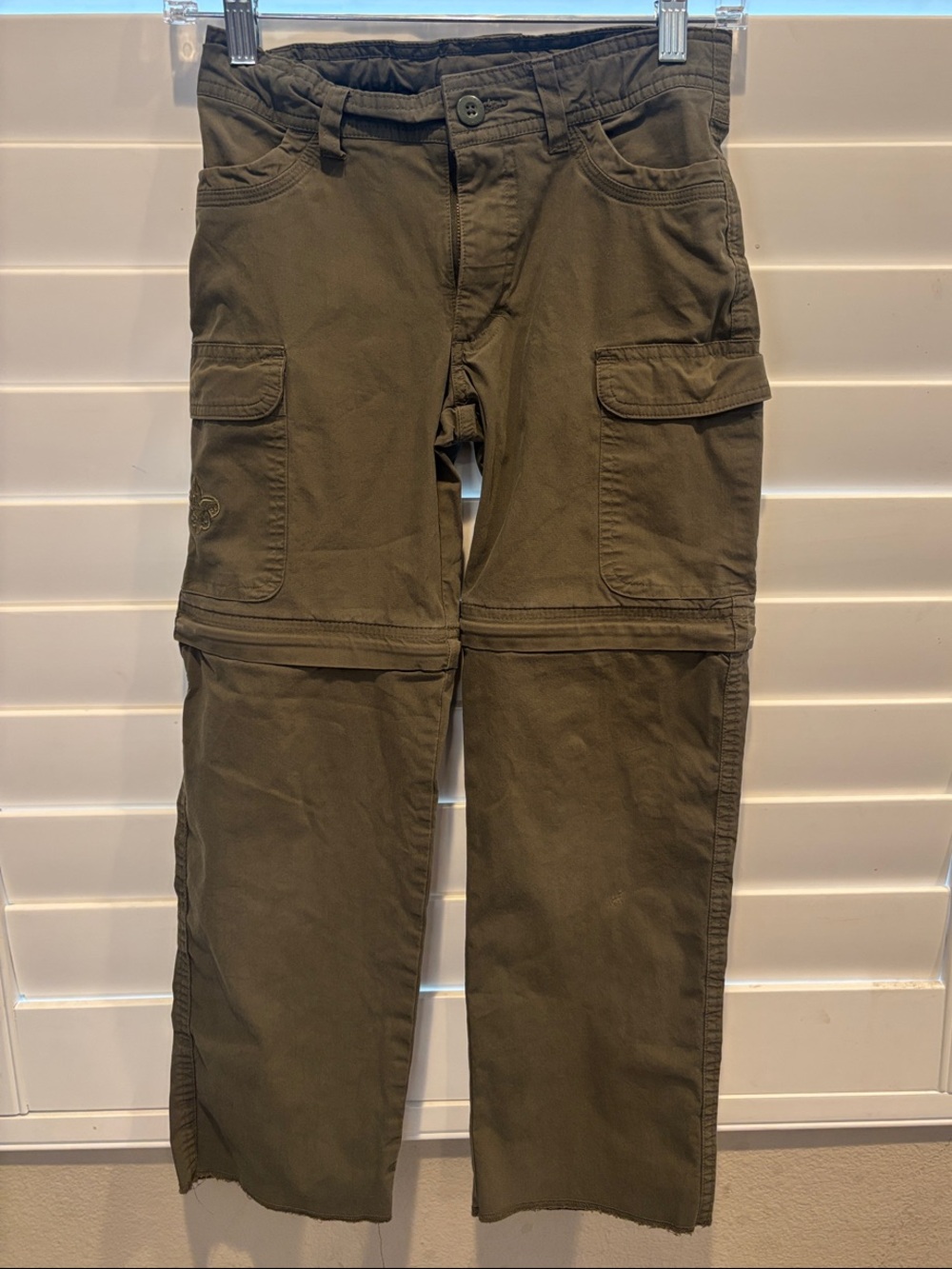 Scouting of America Convertible Cargo Pants in Olive. Youth. Size 8.